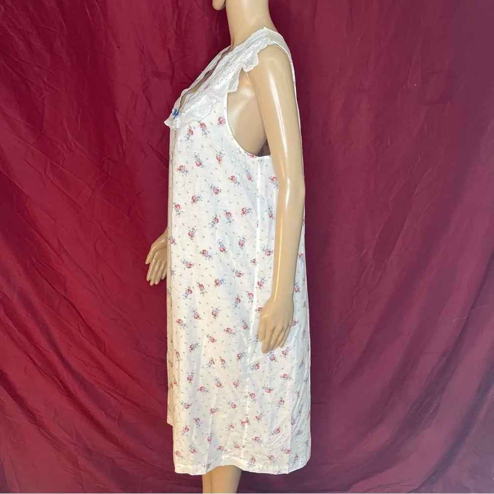 Vintage Handmade Delicate Floral Nightgown Romantic Sleep Dress Medium